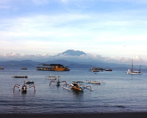 From the beaches of Nusa Lembongan you have Panoramic views of Mt Agung